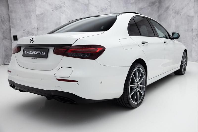 Occasion Mercedes E300 AMG line 2025 Wit Sedan
