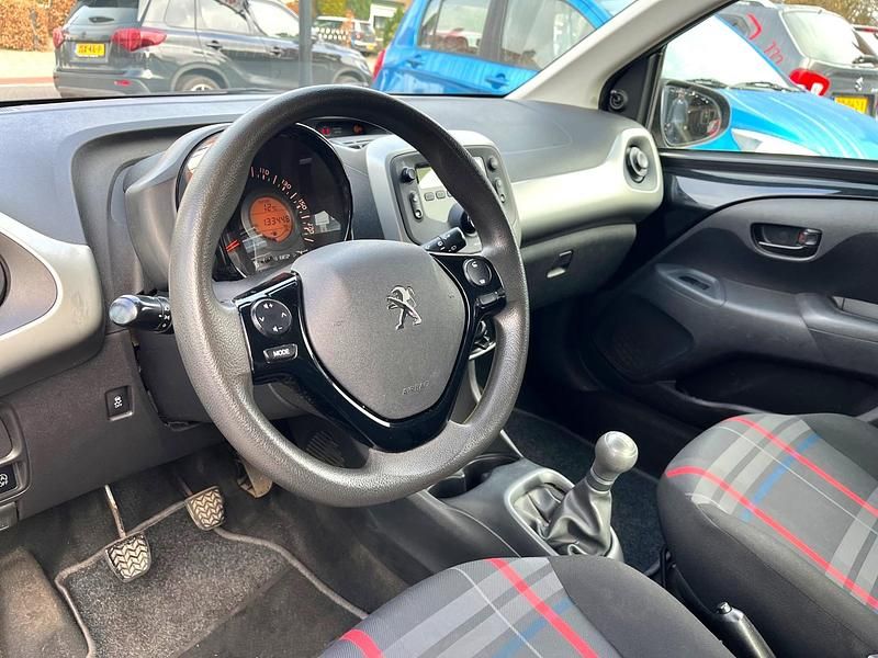 Occasion Peugeot 108 Active 69 PK (50 kW) 2014 Zwart Hatchback