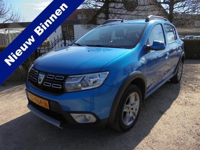 Blauw Gebruikt 2018 Dacia Sandero Stepway Hatchback | € 11.950 (Eerlijke prijs) - Afbeelding 1/4
