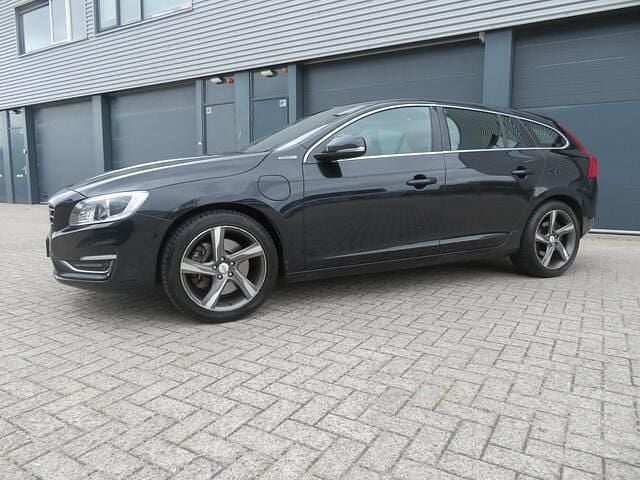 Zwart, metallic lak Gebruikt 2013 Volvo V60 Summum Stationwagen | € 7.950 (Goede deal) - Afbeelding 1/4