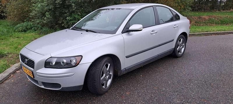 Grijs Gebruikt 2004 Volvo S40 Sedan | € 2.222 (Goede deal) - Afbeelding 1/4
