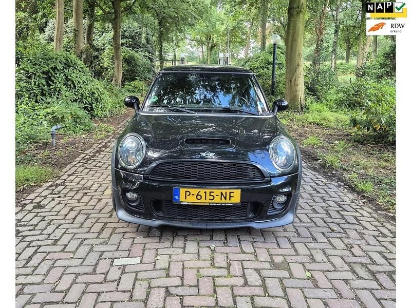 Zwart Gebruikt 2010 Mini Cooper S Hatchback | € 5.945 (Goede deal) - Afbeelding 1/4
