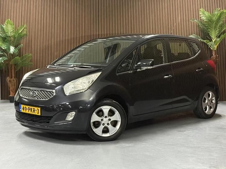 Zwart Occasion 2011 Kia Venga Hatchback | € 3.650 (Goede deal) - Afbeelding 1/4