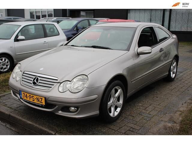 Occasion Mercedes C180 143 PK (105 kW) 2005 Grijs (metallic) Coupé