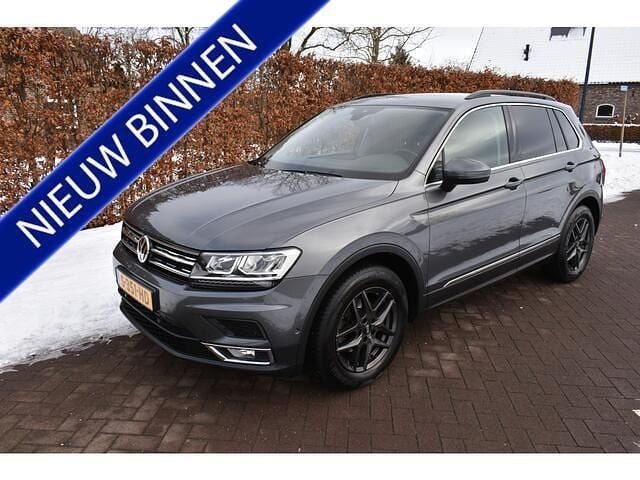 Grijs (metallic) Gebruikt 2020 VW Tiguan Comfortline SUV | € 25.980 (Super prijs) - Afbeelding 1/4