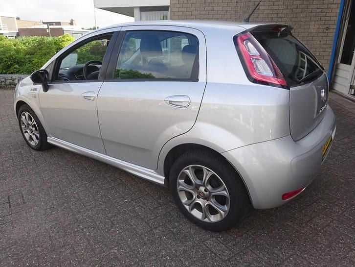 Occasion Fiat Punto Evo Young 101 PK (74 kW) 2015 Grijs Hatchback