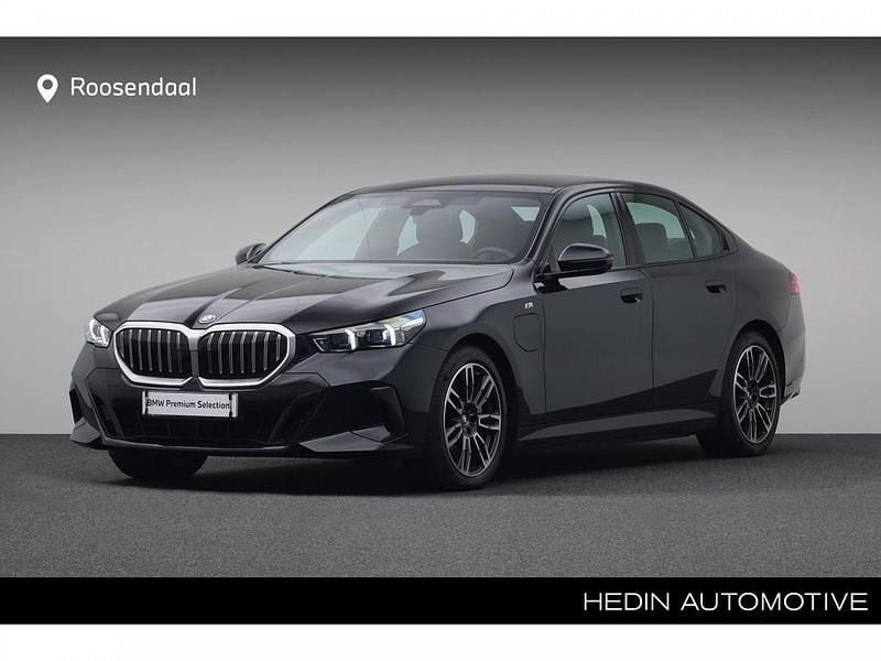 Zwart Gebruikt 2025 BMW 550e M Sport Sedan | € 83.880 (Super prijs) - Afbeelding 1/4