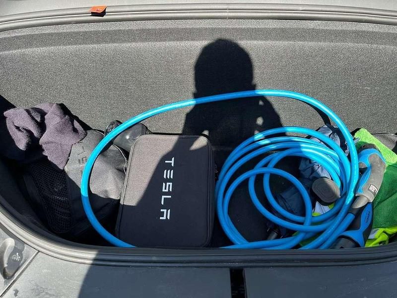 Grijs Gebruikt 2017 Tesla Model X SUV | € 36.000 - Afbeelding 1/4