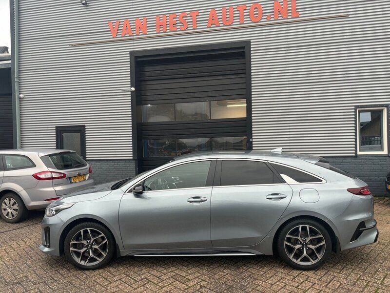 Grijs, metallic lak Gebruikt 2019 Kia ProCeed 2 Hatchback | € 17.450 (Eerlijke prijs) - Afbeelding 1/4