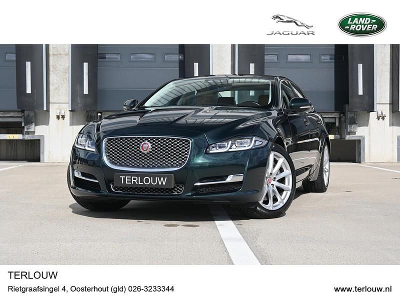Occasion Jaguar XJ Premium Luxury 301 PK (221 kW) 2019 Groen Sedan