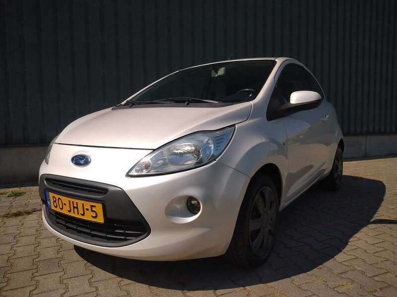 Wit, metallic lak Gebruikt 2009 Ford Ka Titanium Hatchback | € 3.950 (Iets duurder) - Afbeelding 1/4