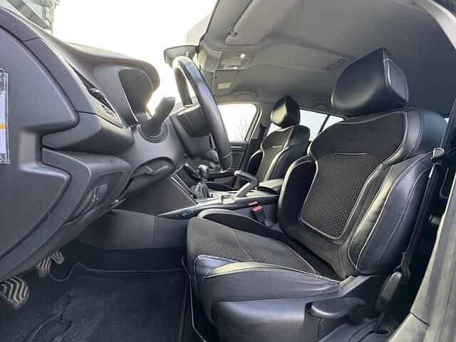 Occasion Renault Mégane GrandTour Zen 132 PK (97 kW) 2017 Wit Stationwagen