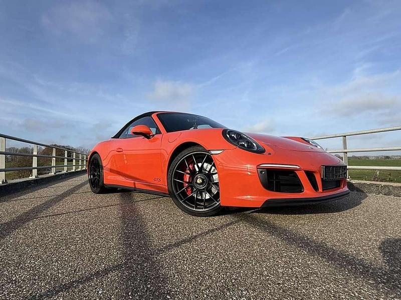 Oranje Gebruikt 2018 Porsche 911 Carrera 4 Cabriolet Cabriolet | € 100.991 - Afbeelding 1/4