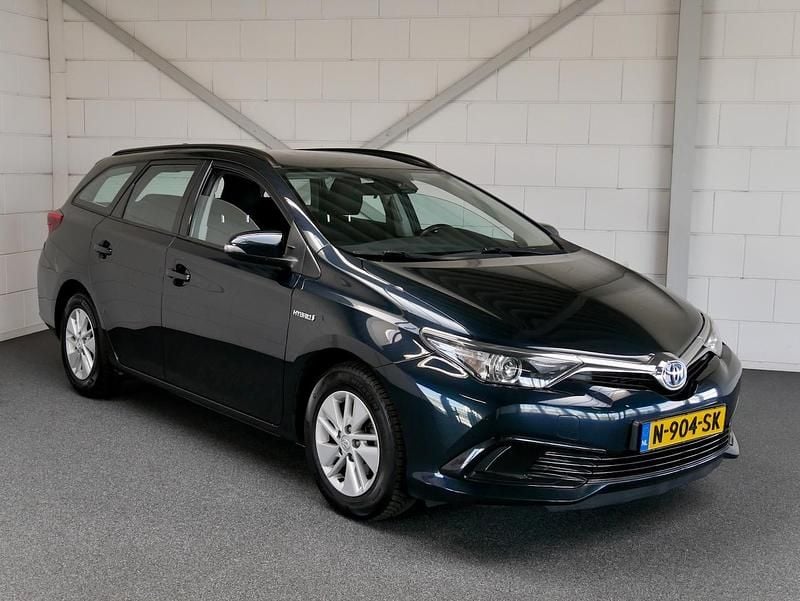 Grijs Occasion 2022 Toyota Auris Stationwagen | € 14.250 (Goede deal) - Afbeelding 1/4