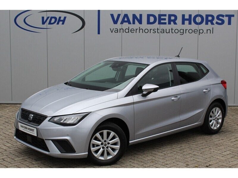 Zilver, metallic lak Gebruikt 2021 Seat Ibiza Style Hatchback | € 20.880 (Duur) - Afbeelding 1/4