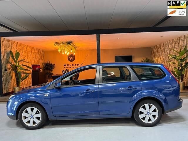 Blauw Gebruikt 2007 Ford Focus Ambiente Stationwagen | € 1.990 (Eerlijke prijs) - Afbeelding 1/4
