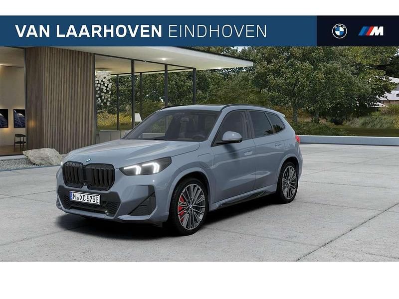 Grijs Nieuw 2025 BMW X1 Comfort Edition SUV | € 72.522 (Iets duurder) - Afbeelding 1/4