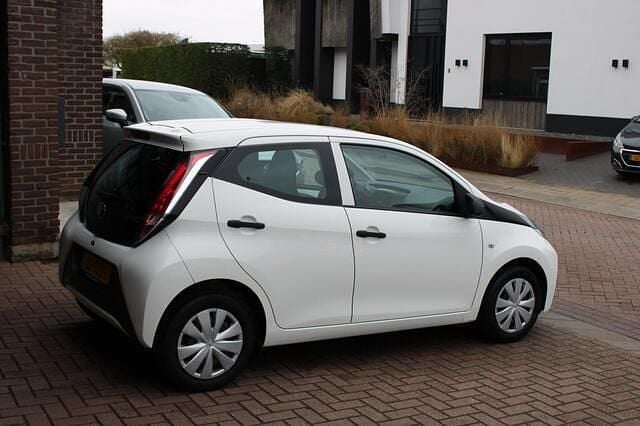 Occasion Toyota Aygo 69 PK (50 kW) 2017 Wit Hatchback