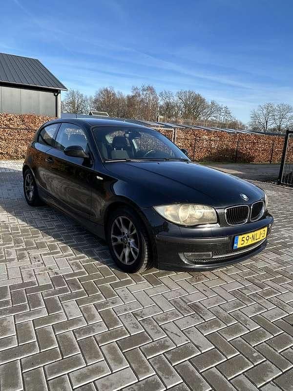 Occasion BMW 116 122 PK (89 kW) 2011 Zwart Hatchback