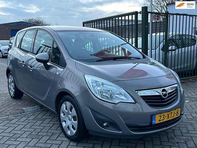 Bruin Occasion 2012 Opel Meriva Edition MPV | € 5.999 (Eerlijke prijs) - Afbeelding 1/4