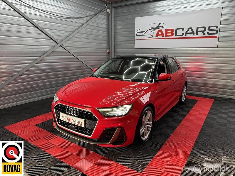 Rood Occasion 2019 Audi A1 Sportback S-Line Hatchback | € 17.995 (Eerlijke prijs) - Afbeelding 1/4