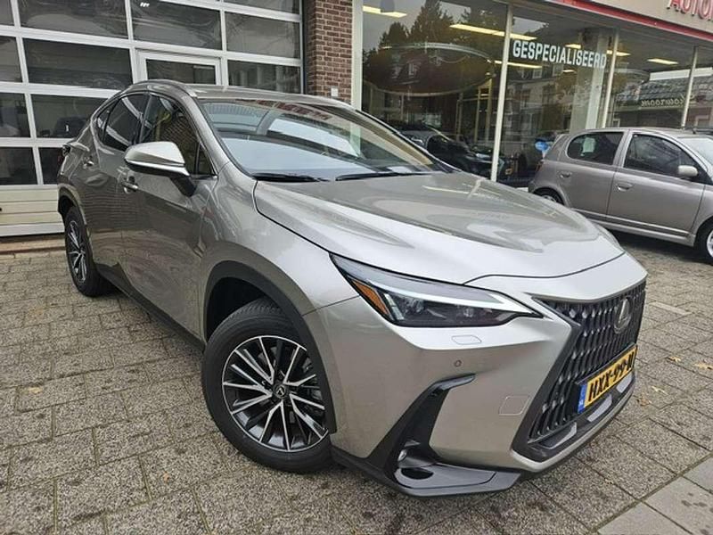 Grijs Gebruikt 2024 Lexus NX450h+ Luxury Line SUV | € 56.500 (Eerlijke prijs) - Afbeelding 1/4