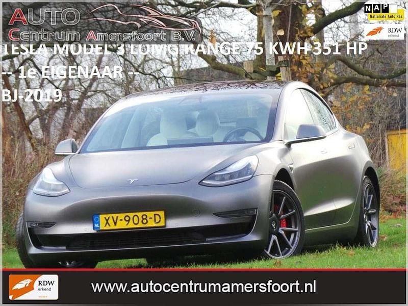 Grijs Gebruikt 2019 Tesla Model 3 Sedan | € 32.608 - Afbeelding 1/4