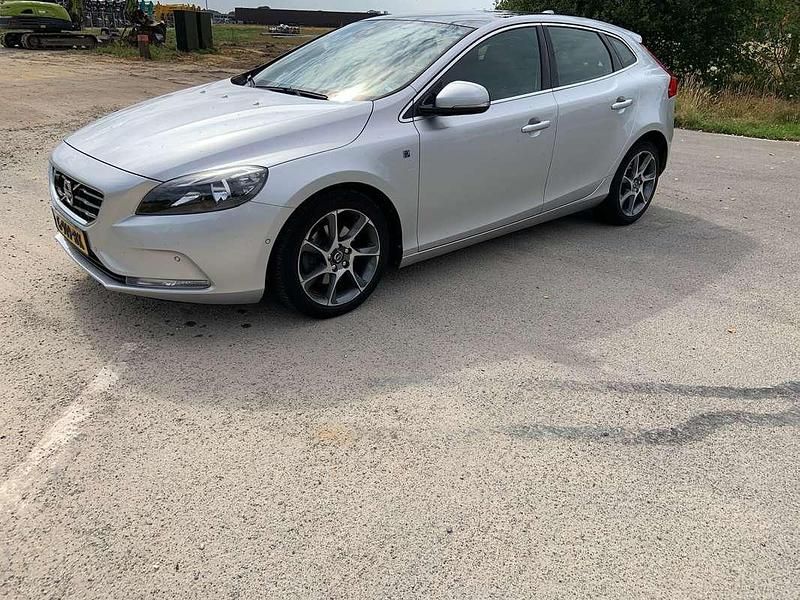 Gebruikt 2015 Volvo V40 Ocean Race Stationwagen | € 11.499 (Eerlijke prijs) - Afbeelding 1/4