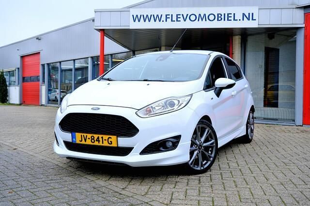 Wit Gebruikt 2016 Ford Fiesta ST-Line Hatchback | € 8.950 (Eerlijke prijs) - Afbeelding 1/4