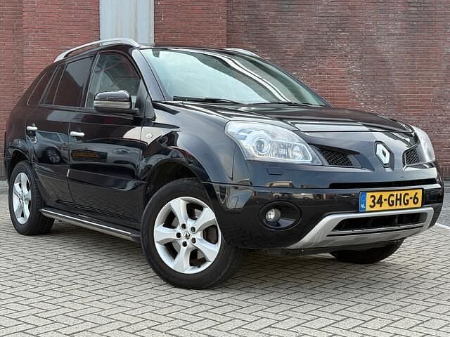 Zwart Gebruikt 2008 Renault Koleos Bose Edition SUV | € 1.995 - Afbeelding 1/4