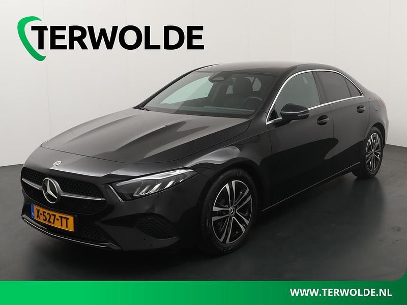 Occasion Mercedes A180 Business 136 PK (100 kW) 2024 Zwart Sedan