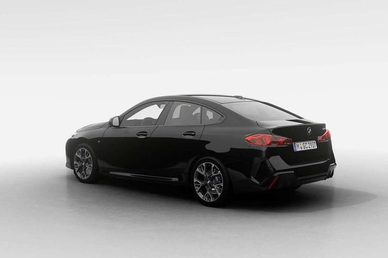 Nieuw BMW 220 M Sport 156 PK (114 kW) 2025 Zwart, metallic lak Coupé