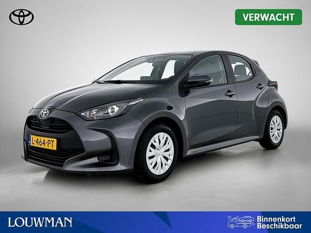 Grijs metallic Gebruikt 2021 Toyota Yaris Active Hatchback | € 20.950 (Eerlijke prijs) - Afbeelding 1/4
