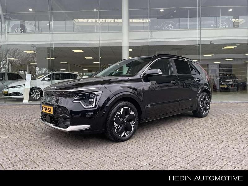 Zwart Gebruikt 2022 Kia e-Niro SUV | € 31.950 (Eerlijke prijs) - Afbeelding 1/4