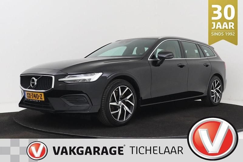 Zwart, metallic lak Gebruikt 2019 Volvo V60 Momentum Stationwagen | € 23.199 (Goede deal) - Afbeelding 1/3