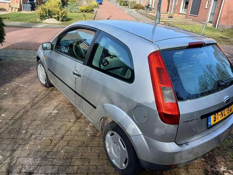 Occasion Ford Fiesta Celebration 69 PK (50 kW) 2003 Grijs Hatchback