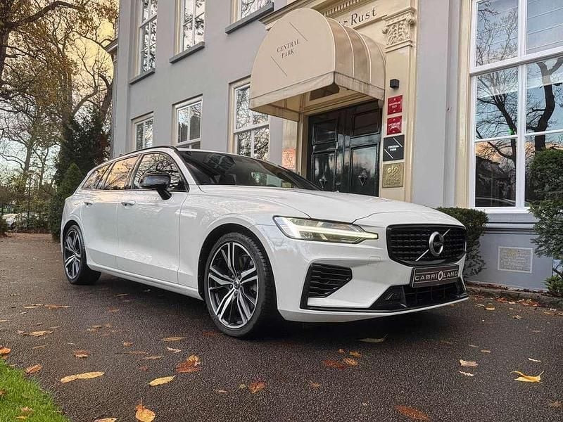 Wit Gebruikt 2020 Volvo V60 R-Design Stationwagen | € 26.950 (Super prijs) - Afbeelding 1/4