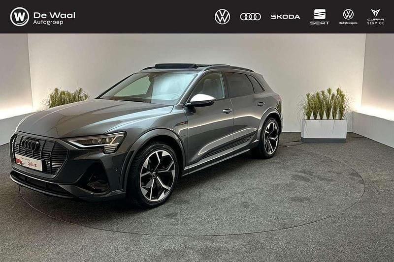 Grijs Gebruikt 2022 Audi e-tron S-Line SUV | € 49.900 (Goede deal) - Afbeelding 1/3