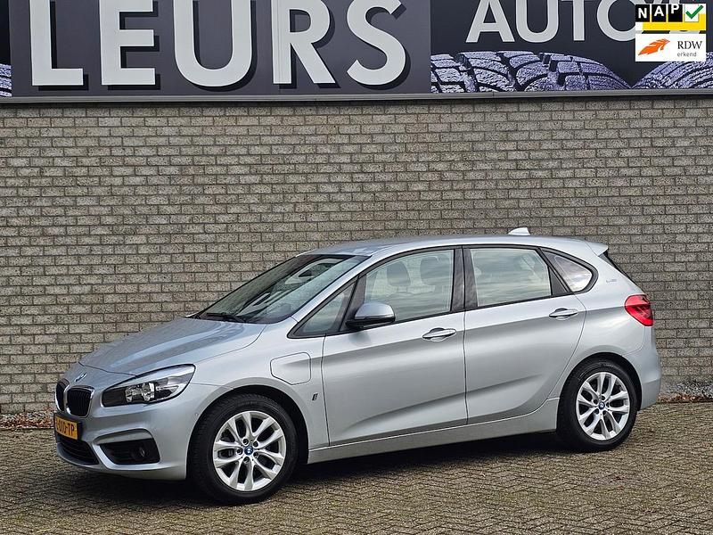 Grijs Gebruikt 2017 BMW 225 Active Tourer iPerformance MPV | € 17.250 (Eerlijke prijs) - Afbeelding 1/4