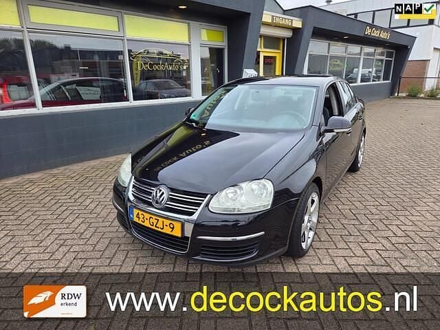 Zwart Gebruikt 2009 VW Jetta Sedan | € 3.640 (Eerlijke prijs) - Afbeelding 1/4