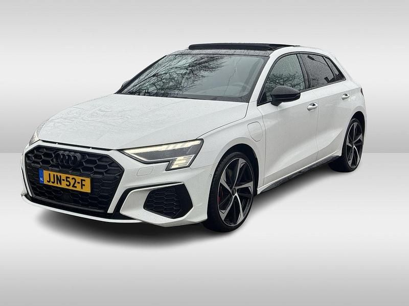 Occasion Audi A3 Sportback e-tron Competition 245 PK (180 kW) 2021 Wit Hatchback