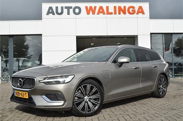 Grijs Occasion 2021 Volvo V60 R-Design Stationwagen | € 26.900 (Goede deal) - Afbeelding 1/4