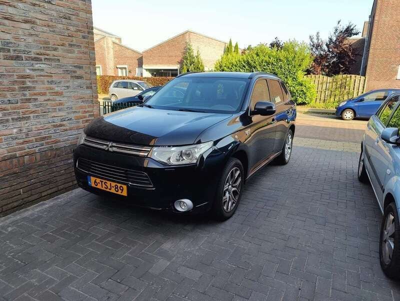 Zwart Gebruikt 2014 Mitsubishi Outlander Instyle SUV | € 9.950 (Goede deal) - Afbeelding 1/4
