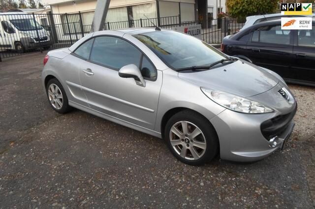 Grijs Gebruikt 2008 Peugeot 207 CC Cabriolet | € 4.950 (Iets duurder) - Afbeelding 1/4