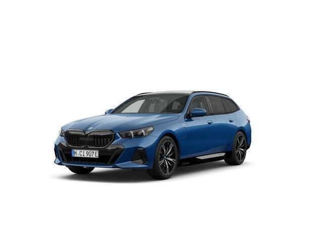 Blauw Nieuw 2024 BMW 530e M Sport Stationwagen | € 96.298 (Duur) - Afbeelding 1/4