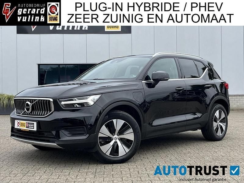 Zwart Gebruikt 2022 Volvo XC40 Inscription SUV | € 30.880 (Super prijs) - Afbeelding 1/4