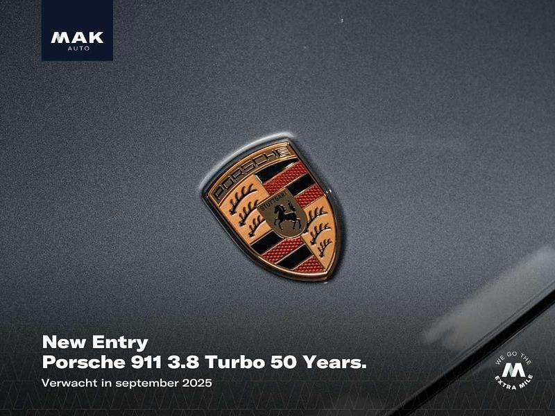 Groen Gebruikt 2025 Porsche 992 Coupé | € 369.950 - Afbeelding 1/4