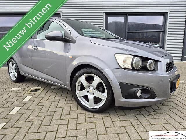 Grijs Gebruikt 2012 Chevrolet Aveo LTZ Hatchback | € 3.900 (Eerlijke prijs) - Afbeelding 1/4