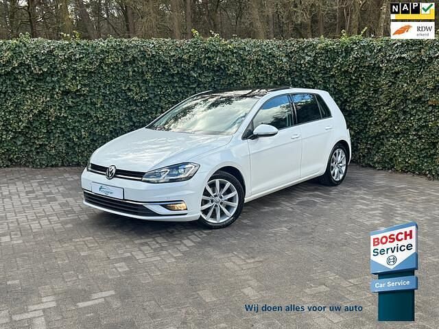 Wit Gebruikt 2018 VW Golf VII Highline Hatchback | € 18.890 (Eerlijke prijs) - Afbeelding 1/4