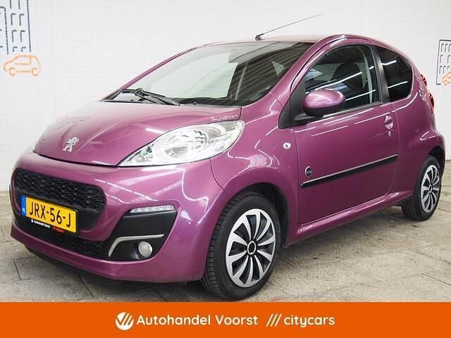 Paars Occasion 2012 Peugeot 107 Sportium Hatchback | € 4.745 (Eerlijke prijs) - Afbeelding 1/4